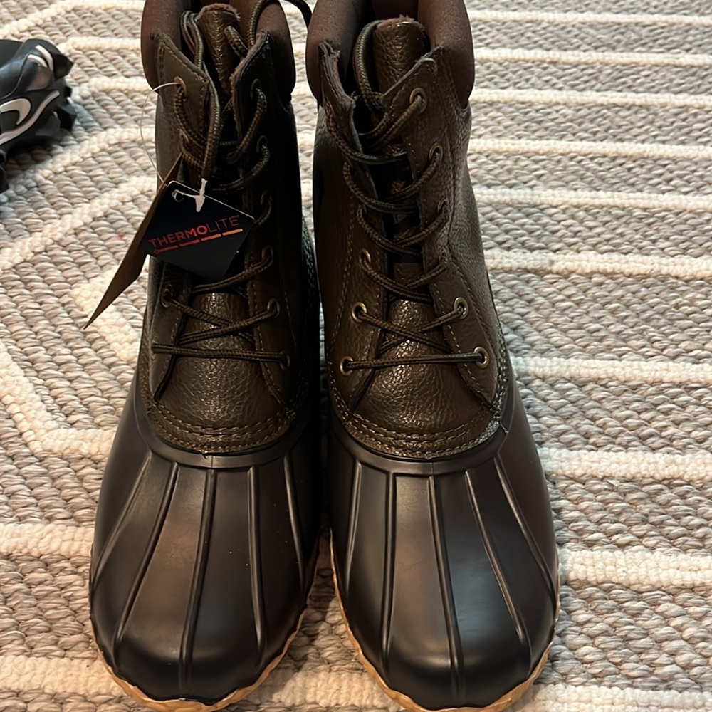 THERMALITE WEATHERPROOF 
MENS BROWN BOOT 
NWT
SIZE 10